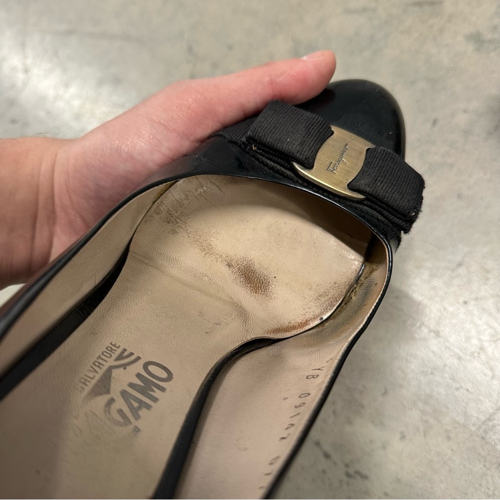 Salvatore Ferragamo Vara Bow Pump Black 11B - Picture 7 of 13